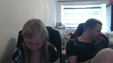 Snapshot of jenisandpeter chatting on May 2026 08:11:01 AM JenisAndPeter online show from May 2026 08:11:01 AM