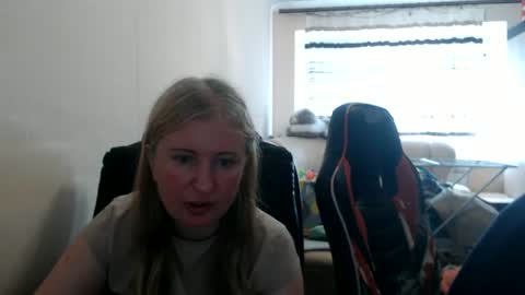 JenisAndPeter online show from June 2026 04:09:02 PM