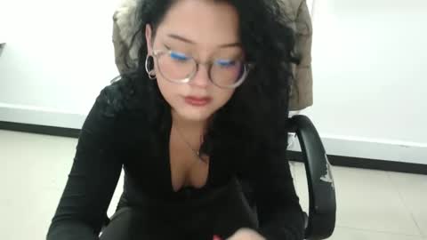 jenn online show from September 2025 08:55:02 PM