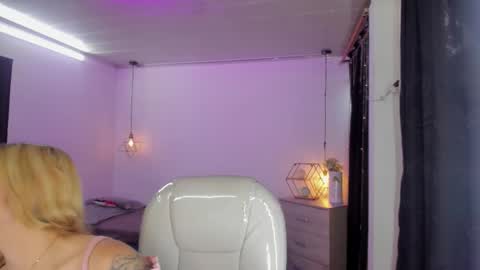 Snapshot of jennaa_cooper chatting on September 2025 08:03:01 PM jennaa_cooper online show from September 2025 08:03:01 PM