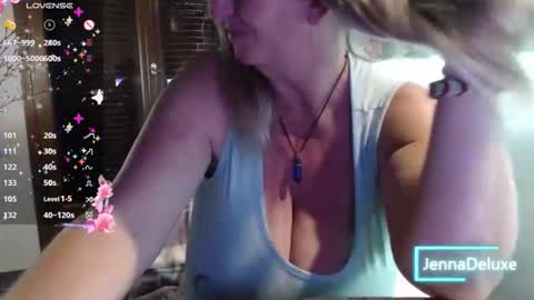 Snapshot of jennadeluxe chatting on May 2026 07:55:02 PM Jenna online show from May 2026 07:55:02 PM