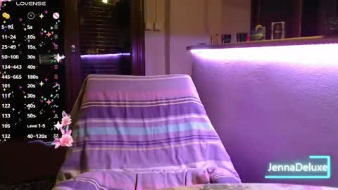 Snapshot of jennadeluxe chatting on June 2026 02:25:02 AM Jenna online show from June 2026 02:25:02 AM