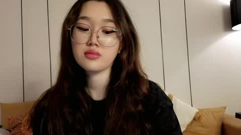 Snapshot of jennatyan chatting on May 2026 04:18:02 AM JENNA online show from May 2026 04:18:02 AM