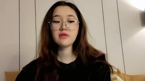 Snapshot of jennatyan chatting on May 2026 04:18:01 AM JENNA online show from May 2026 04:18:01 AM