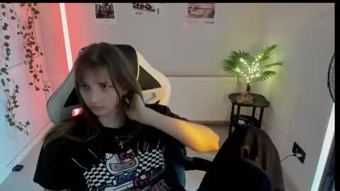 Snapshot of jenniestar chatting on July 2026 03:58:01 PM Karla online show from July 2026 03:58:01 PM