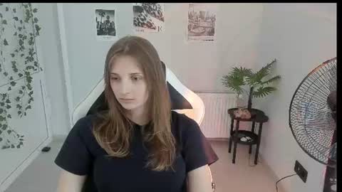 Snapshot of jenniestar chatting on July 2026 12:15:01 PM Karla online show from July 2026 12:15:01 PM