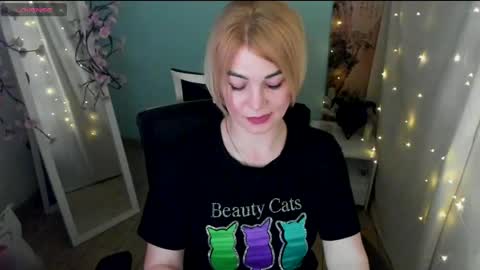 Snapshot of jennifer_cuttie chatting on May 2026 01:05:02 PM Jennifer online show from May 2026 01:05:02 PM
