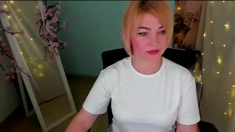Snapshot of jennifer_cuttie chatting on June 2026 07:12:02 AM Jennifer online show from June 2026 07:12:02 AM