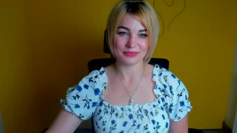 Snapshot of jennifer_cuttie chatting on August 2026 11:37:01 AM Jennifer online show from August 2026 11:37:01 AM