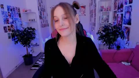 jenniferkiim online show from October 2025 08:14:02 AM