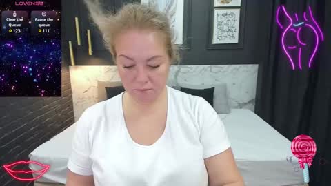 Snapshot of jenniferlight chatting on March 2025 08:33:02 PM Jennifer online show from March 2025 08:33:02 PM