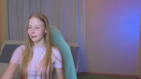 Snapshot of jenny_angelok chatting on January 2025 01:53:01 PM Next broadcast on December 05 subject to change online show from January 2025 01:53:01 PM