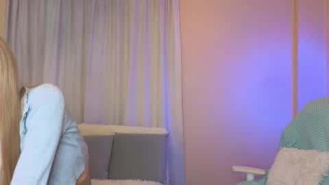 Snapshot of jenny_angelok chatting on January 2025 09:49:02 AM Next broadcast on December 05 subject to change online show from January 2025 09:49:02 AM