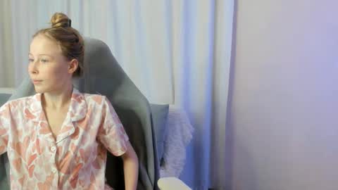 Snapshot of jenny_angelok chatting on October 2025 12:37:02 PM Next broadcast on December 05 subject to change online show from October 2025 12:37:02 PM