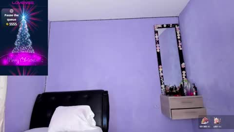 Snapshot of jenny_evans82 chatting on December 2024 11:50:01 PM jenny online show from December 2024 11:50:01 PM