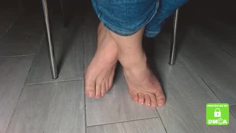 Snapshot of jenny_fighterfeet chatting on February 2025 02:13:02 PM Jenny online show from February 2025 02:13:02 PM