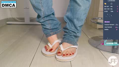 Snapshot of jenny_fighterfeet chatting on October 2025 12:39:02 PM Jenny online show from October 2025 12:39:02 PM