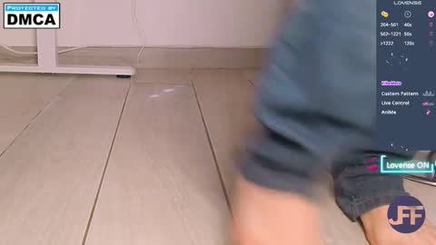 Snapshot of jenny_fighterfeet chatting on November 2025 11:33:01 AM Jenny online show from November 2025 11:33:01 AM