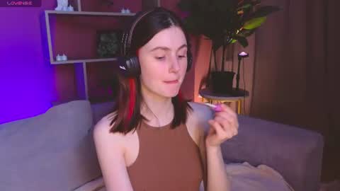 Snapshot of jennyfer_me chatting on June 2026 12:58:02 PM jennyfer_me online show from June 2026 12:58:02 PM