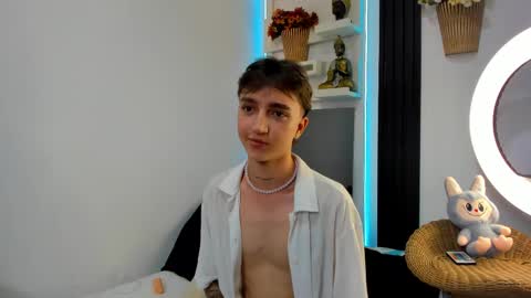 jero independent model online show from November 2025 01:59:02 PM