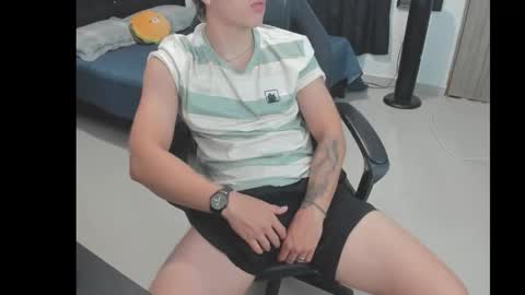 jeroo__ online show from December 2025 10:27:01 PM