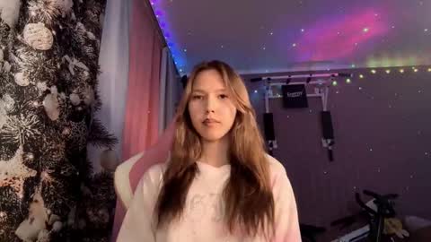 jerrienyhan online show from September 2025 01:27:01 PM