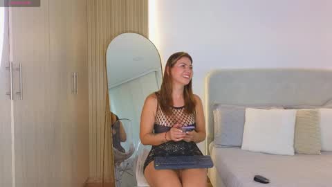 Snapshot of jessey_adams chatting on May 2026 11:53:01 AM bella adams online show from May 2026 11:53:01 AM