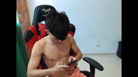 Snapshot of jesshot_bigcock chatting on October 2025 02:07:02 PM jesshot_bigcock online show from October 2025 02:07:02 PM