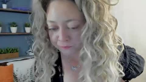 Snapshot of jessica_foxie chatting on May 2026 03:28:02 PM Jessica online show from May 2026 03:28:02 PM