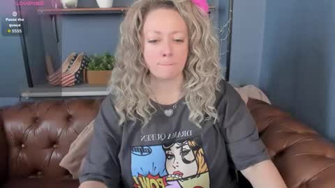 Snapshot of jessica_foxie chatting on May 2026 12:33:01 PM Jessica online show from May 2026 12:33:01 PM