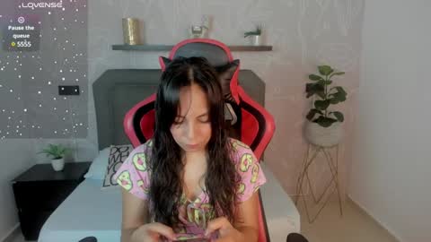 jessica_taylor_22 online show from December 2024 12:24:01 PM