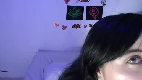 Snapshot of jessicared18 chatting on March 2025 04:43:02 AM jessicared18 online show from March 2025 04:43:02 AM