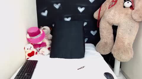 Snapshot of jessiedugalxxx chatting on February 2025 04:01:02 AM Jessie Big Boobs online show from February 2025 04:01:02 AM