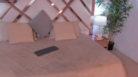 JESSICA STONNE online show from March 2026 06:36:01 AM