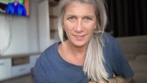 Jessye online show from October 2025 11:42:01 AM