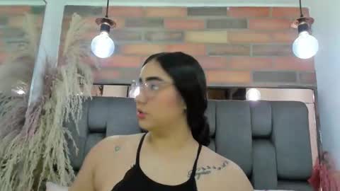 Snapshot of jessyjcortes chatting on April 2026 06:17:02 AM JESSY CORTES online show from April 2026 06:17:02 AM
