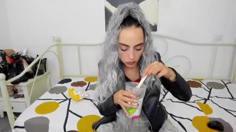 Jessy online show from September 2025 05:02:01 PM