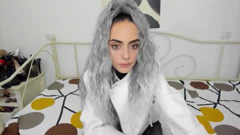 Jessy online show from September 2025 02:44:02 PM