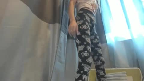 Jessy online show from October 2025 06:10:01 AM