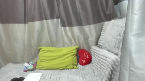 Jessy online show from November 2025 07:35:01 PM