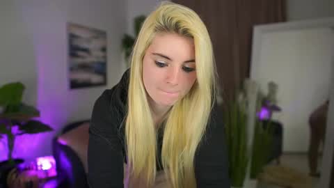 Snapshot of jetpearl chatting on March 2026 08:23:02 PM Jet online show from March 2026 08:23:02 PM