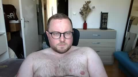 jeuneloup92 online show from March 2026 04:44:02 PM