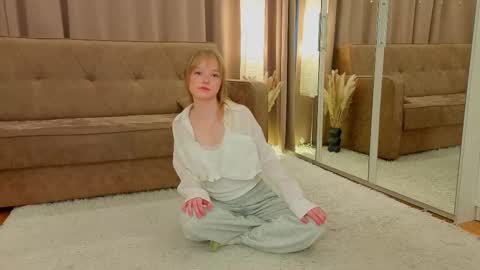 Gwen online show from January 2026 08:20:01 AM