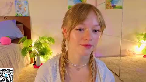 Snapshot of jewellhogan chatting on June 2026 08:22:02 PM Gwen online show from June 2026 08:22:02 PM