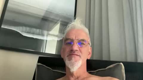 jewlronny online show from April 2026 11:29:01 AM