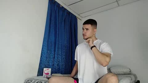 Snapshot of jeycob_happy97 chatting on September 2025 11:20:02 AM Juan David online show from September 2025 11:20:02 AM