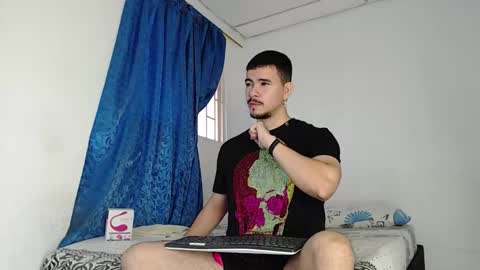 Snapshot of jeycob_happy97 chatting on October 2025 12:06:02 PM Juan David online show from October 2025 12:06:02 PM