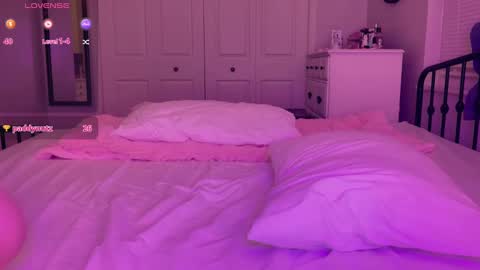   online show from October 2025 01:35:01 AM