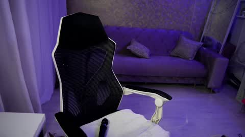 Jeyssy also Andra  online show from December 2024 04:17:02 AM