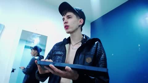 Jheampiero online show from November 2025 11:14:01 AM